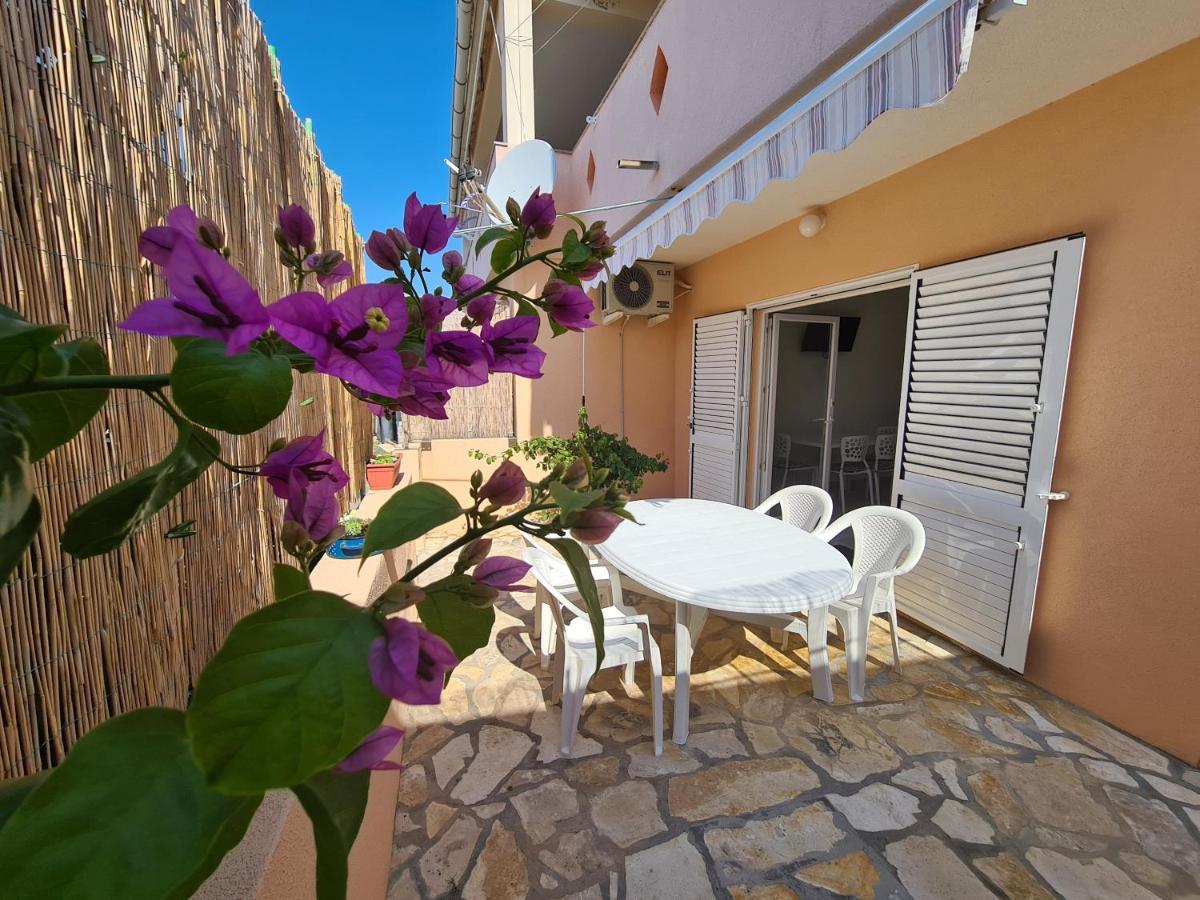 Apartments Barbati Kustići Екстериор снимка