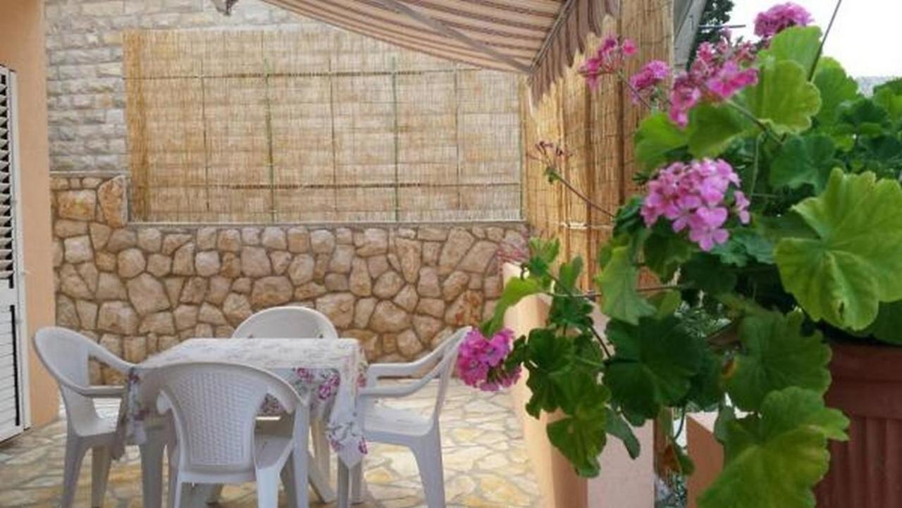 Apartments Barbati Kustići Екстериор снимка