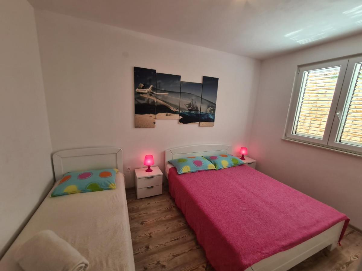 Apartments Barbati Kustići Екстериор снимка