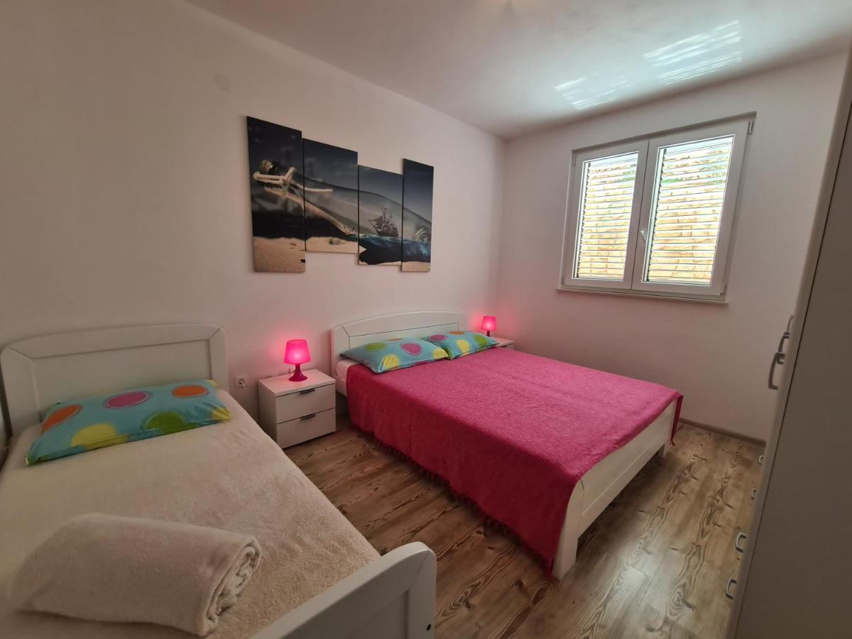 Apartments Barbati Kustići Екстериор снимка