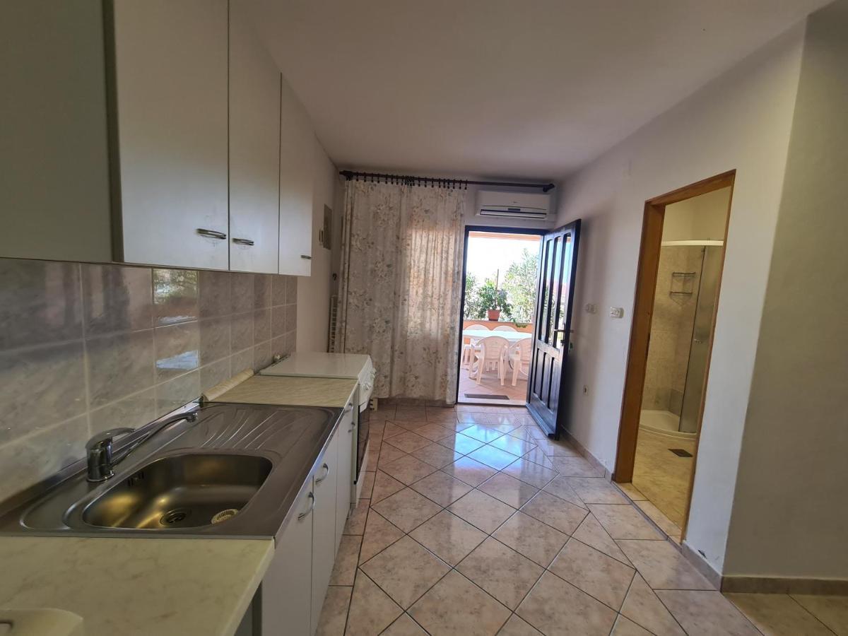 Apartments Barbati Kustići Екстериор снимка