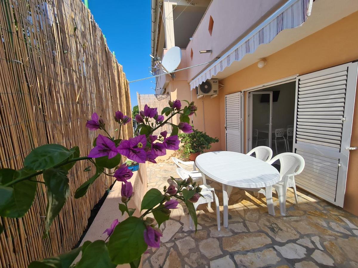 Apartments Barbati Kustići Екстериор снимка