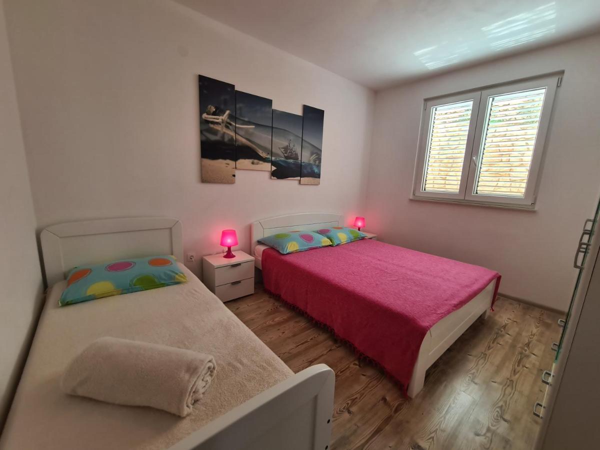 Apartments Barbati Kustići Екстериор снимка