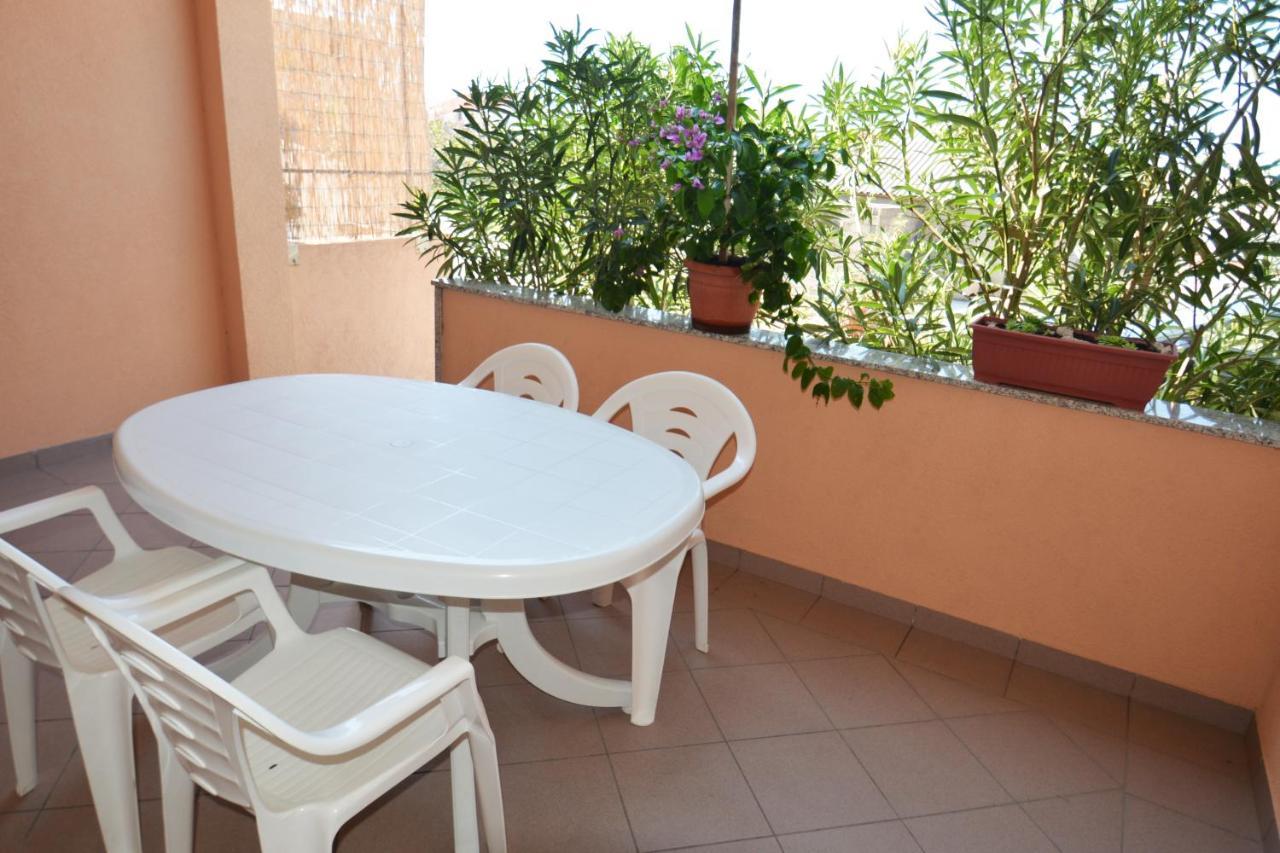 Apartments Barbati Kustići Екстериор снимка