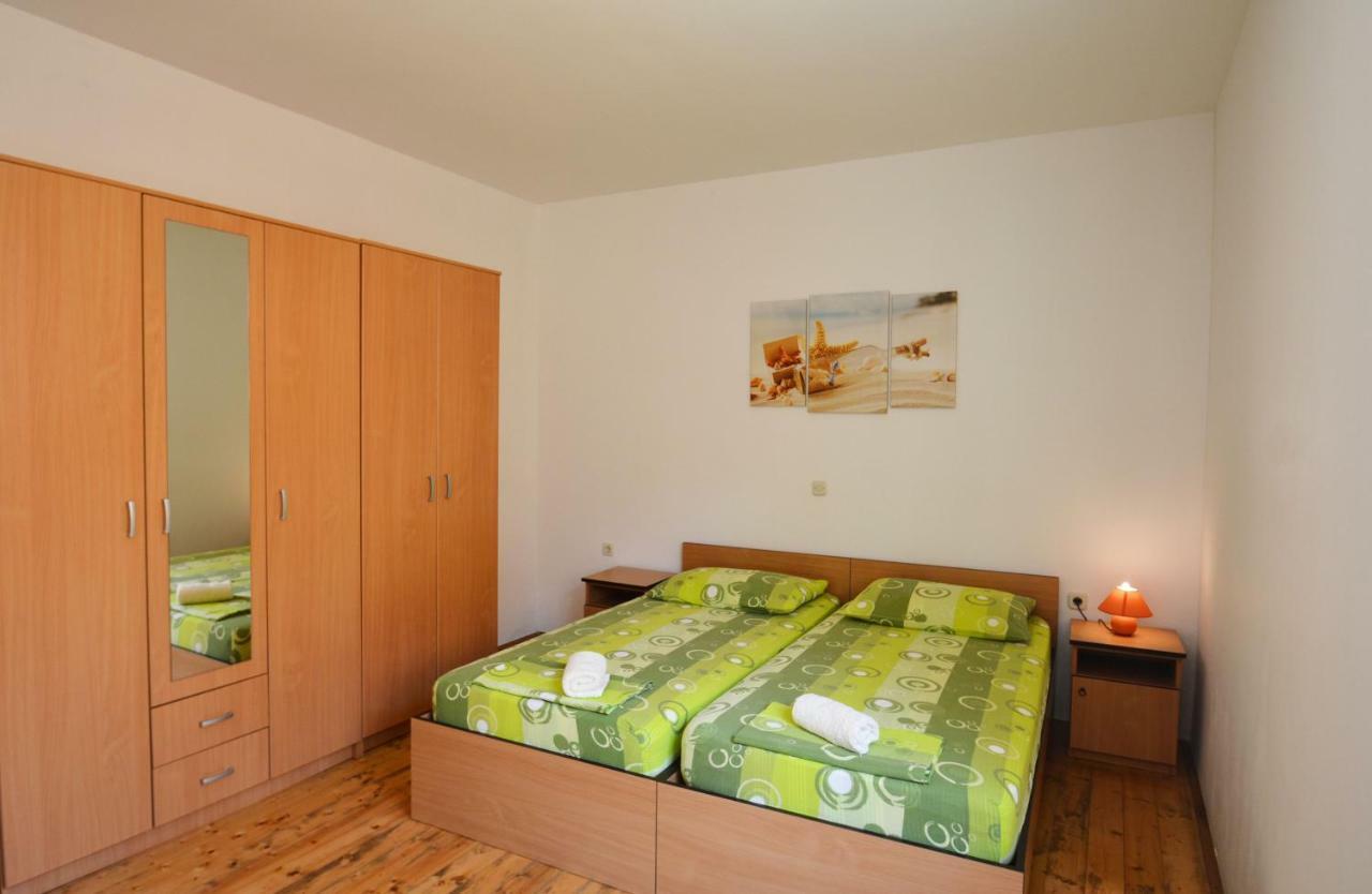 Apartments Barbati Kustići Екстериор снимка